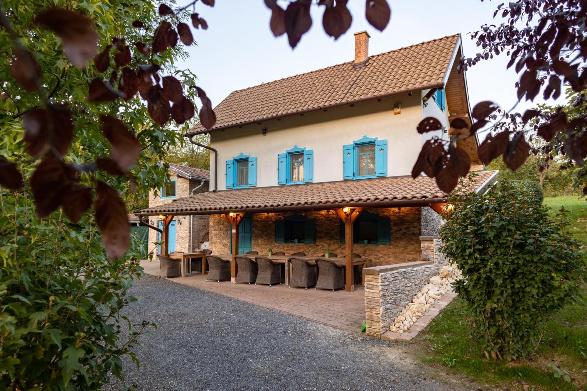 Feszek Villa Zalaegerszeg Eksteriør bilde